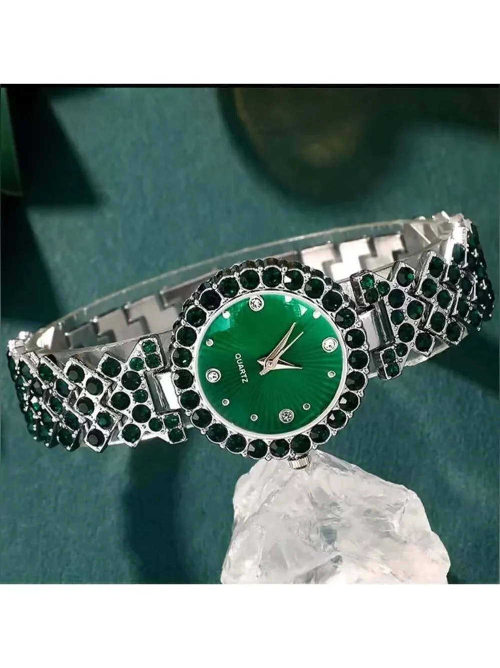 Elegant Green Rhinestone Hearts & Silver Women's Jewelry Set of 5- Quartz Watch